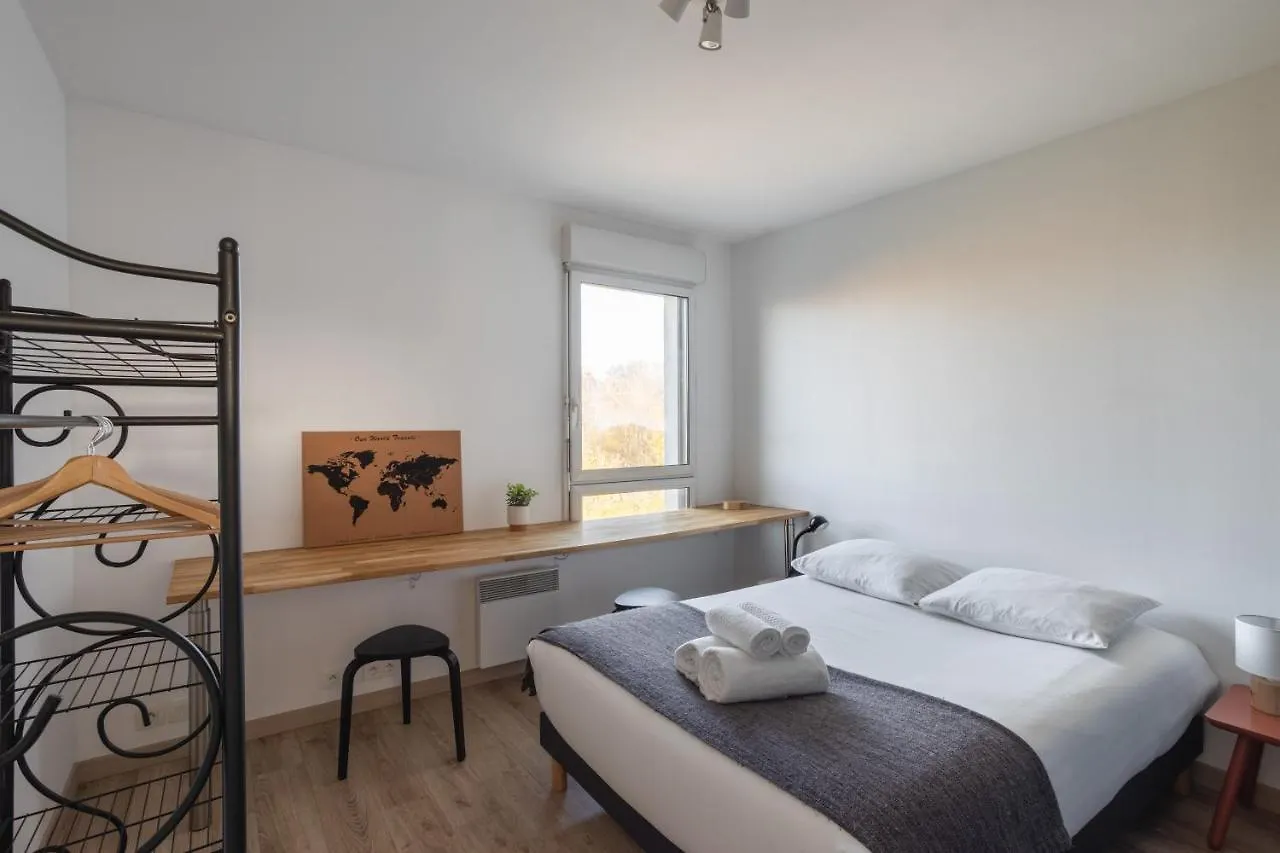 Apartment Le Cocon Voltaire - Appartement 2 Chambres Avec Parking - Mabilais Rennes