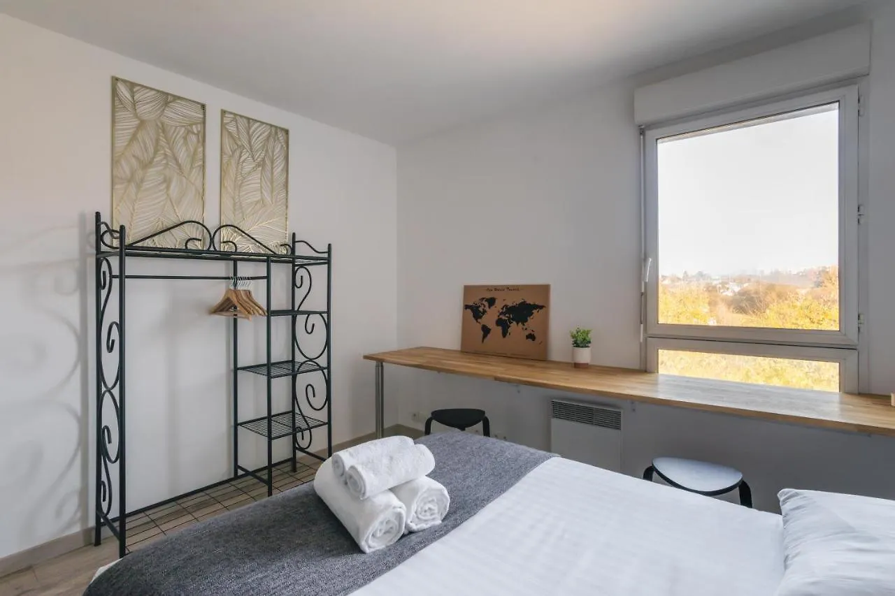 Le Cocon Voltaire - Appartement 2 Chambres Avec Parking - Mabilais Rennes 0*,